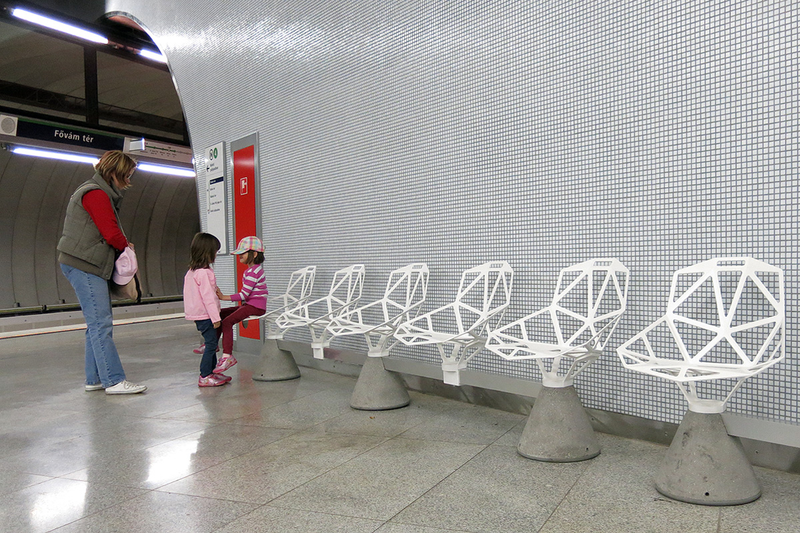 Illustration for article titled La nueva lĂnea de metro de Budapest es un psicodĂ©lico viaje de diseño